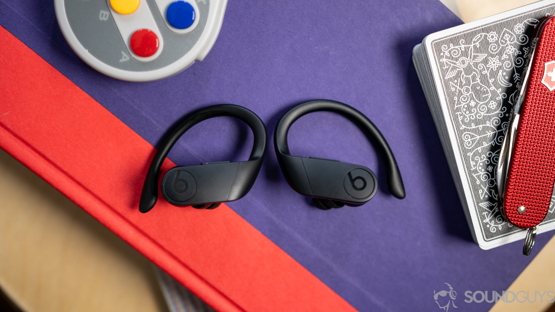 Beats Powerbeats Pro-4 The Beats Powerbeats Pro logo.