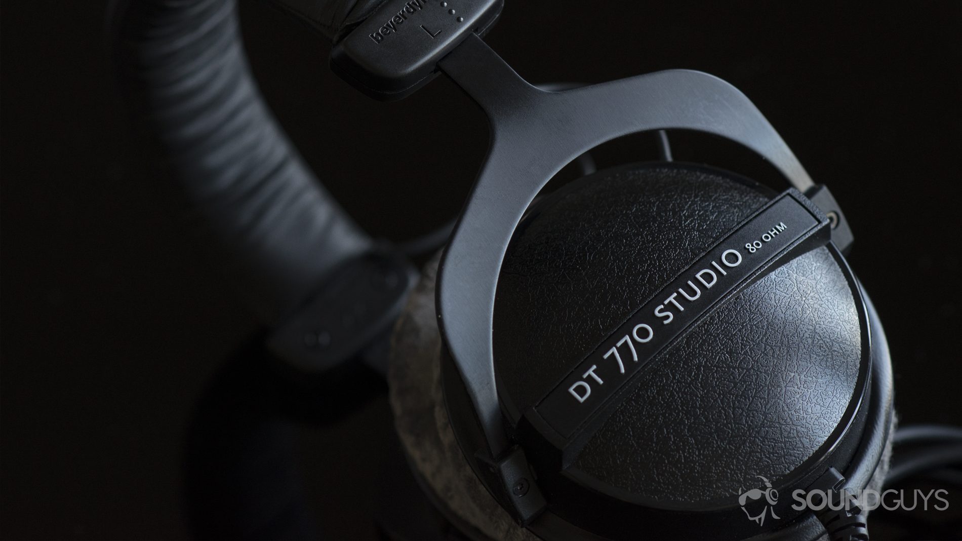 best-headphones-under-200-beyerdynamic-dt770-pro-logo The Beyerdynamic DT 770 Studio 80 Ohm.