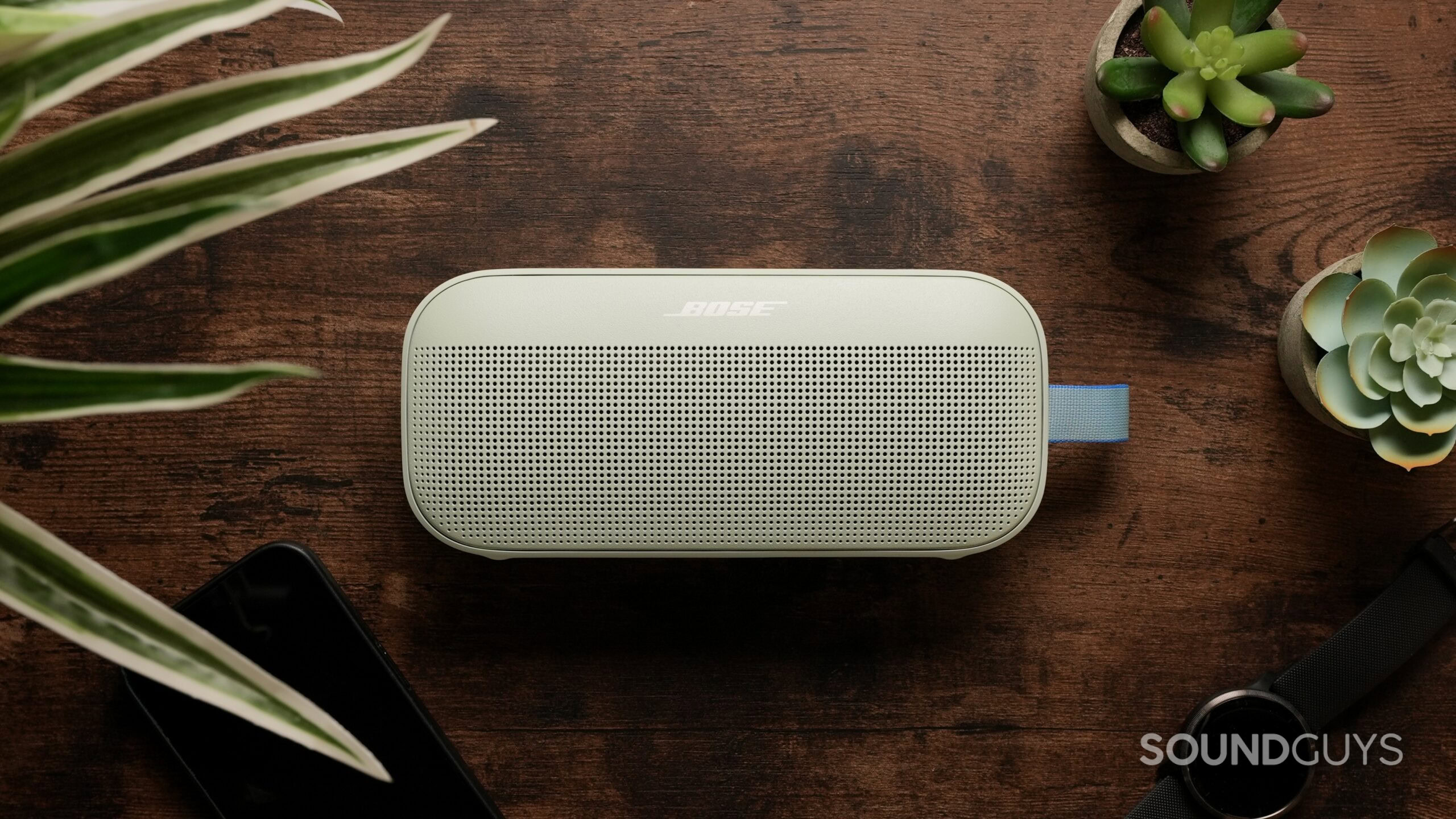 Bose SoundLink 2nd Gen_1 Top down photo of a Bose SoundLink Flex Gen 2 speaker.