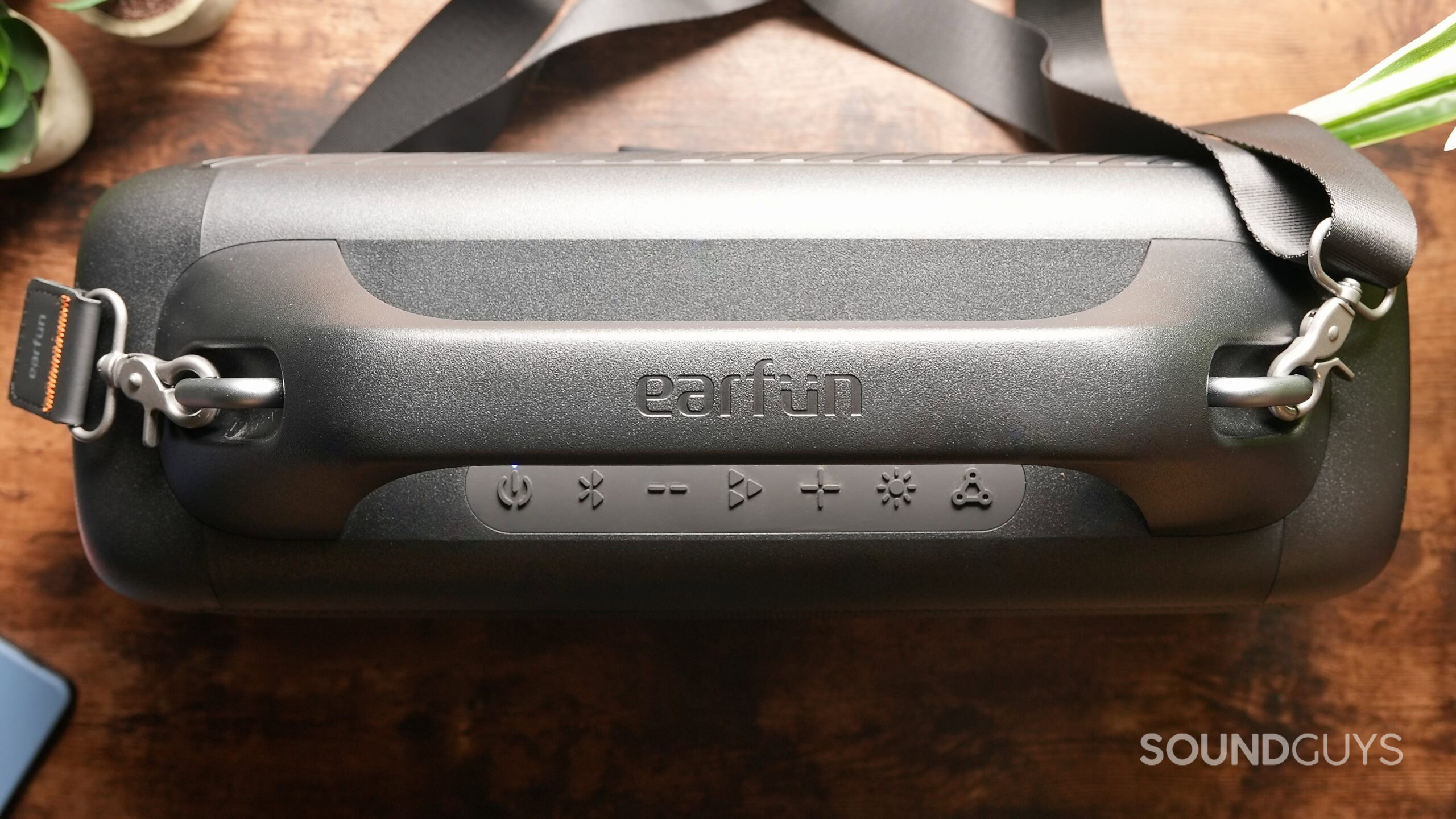 EarFun UBOOM X_7 Top down view of the EarFun UBOOM X, showing its handle and control strip.