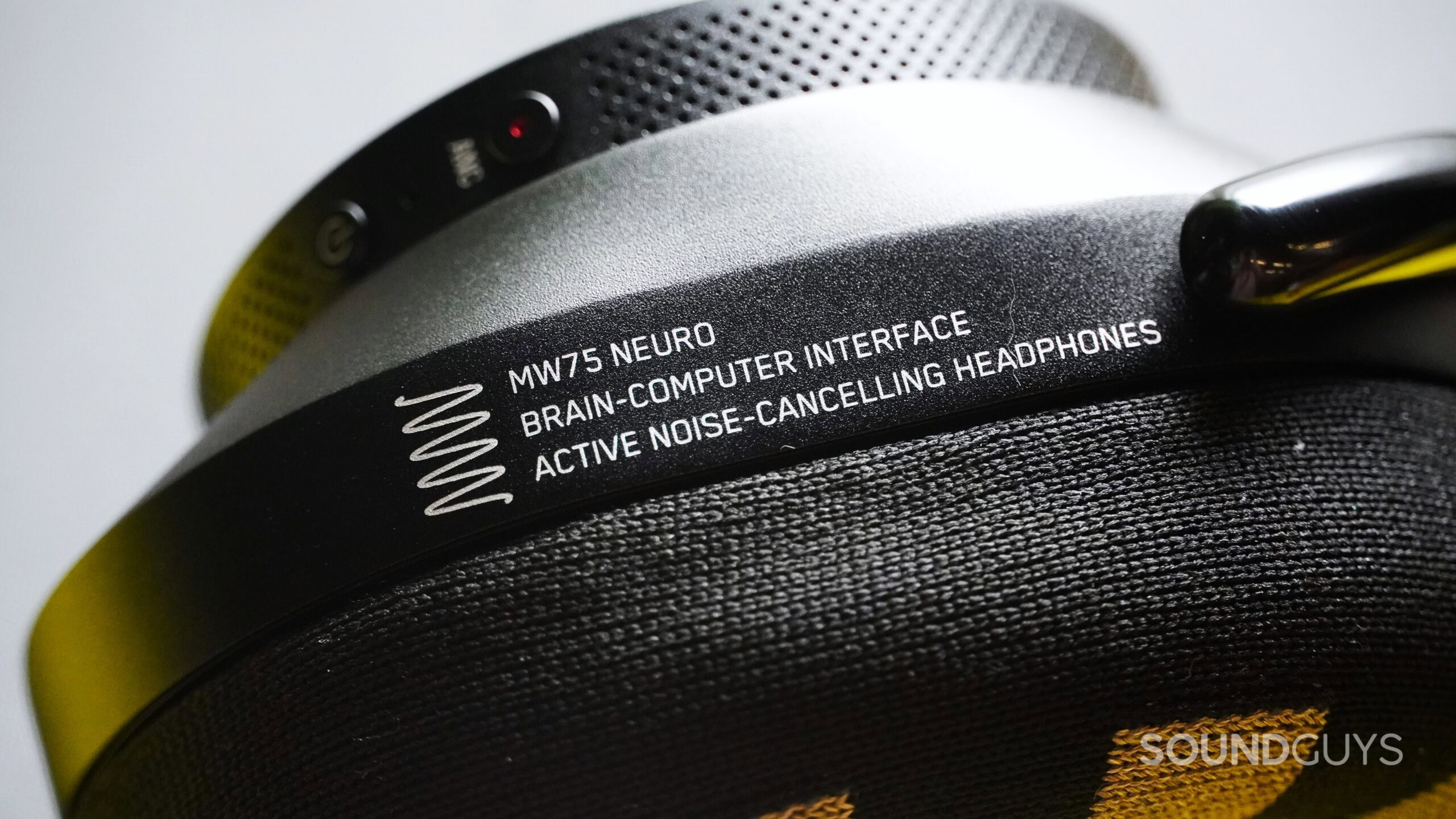 MW75 Neuro brain-computer interface close-up MW75 Neuro brain-computer interface close-up