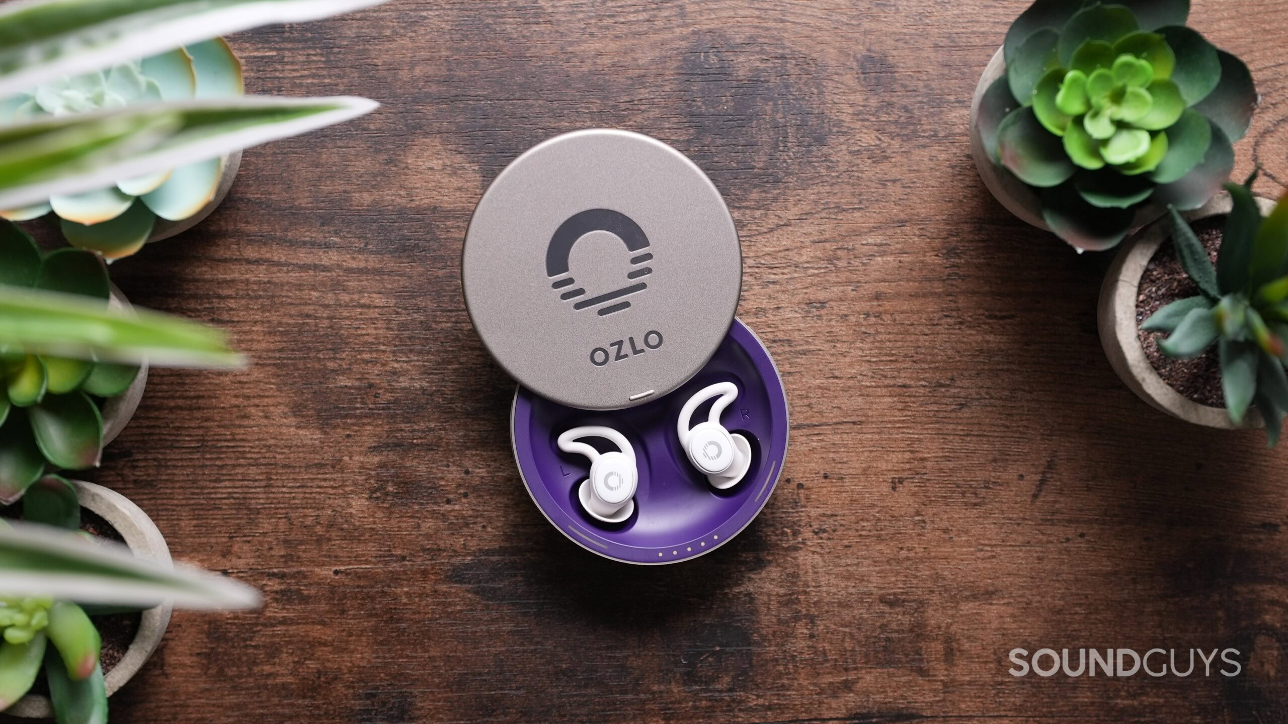 Ozlo Sleepbuds in case Ozlo Sleepbuds in case