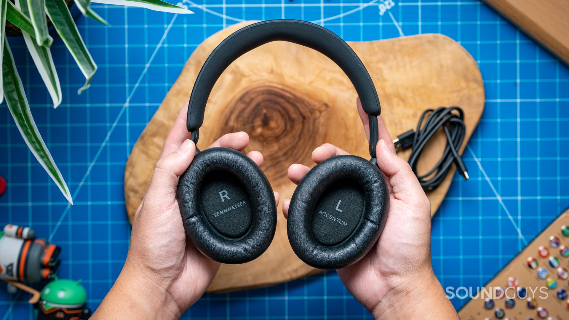 Sennheiser-Accentum-Wireless-Featured-Image-#2 The leatherette ear pads of the Sennheiser ACCENTUM Wireless.